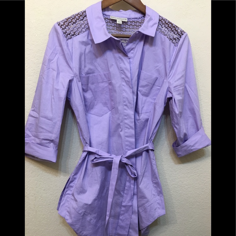 Dana Buchman medium Lilac color blouse